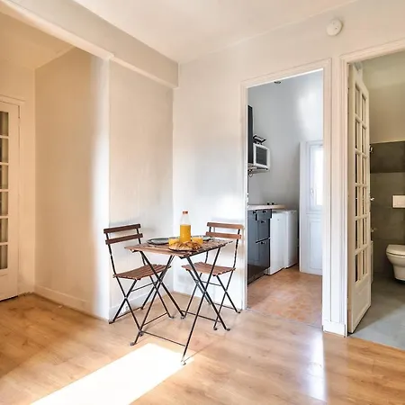 New Parisian With View In The 11th Daire *