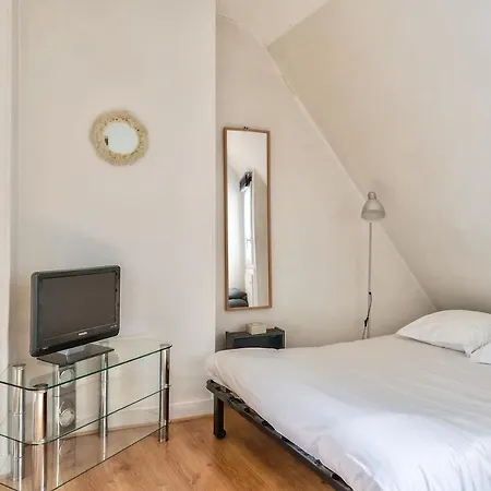 Lägenhet New Parisian With View In The 11th